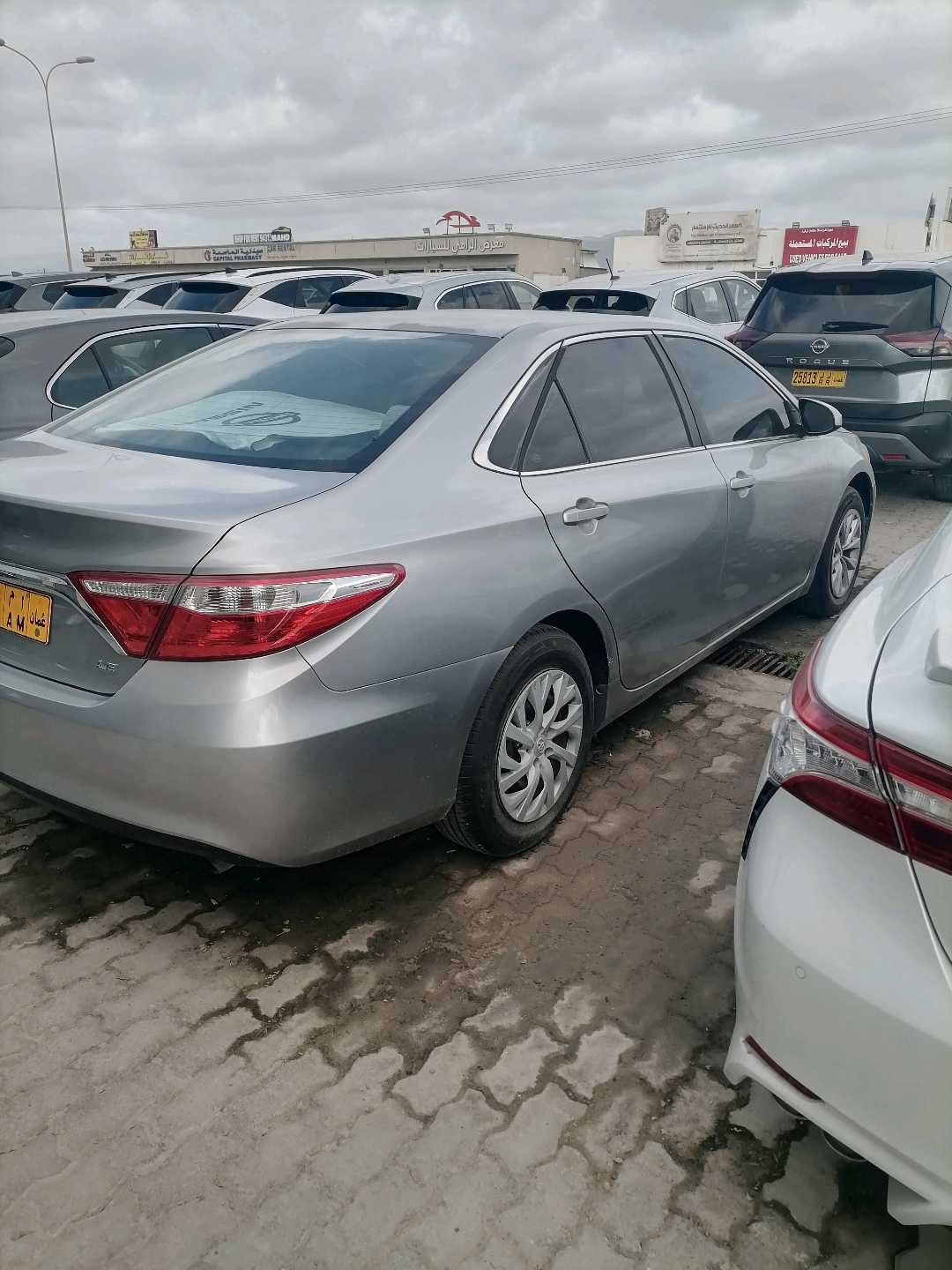 Car Image 2015 TOYOTA CAMRY LE