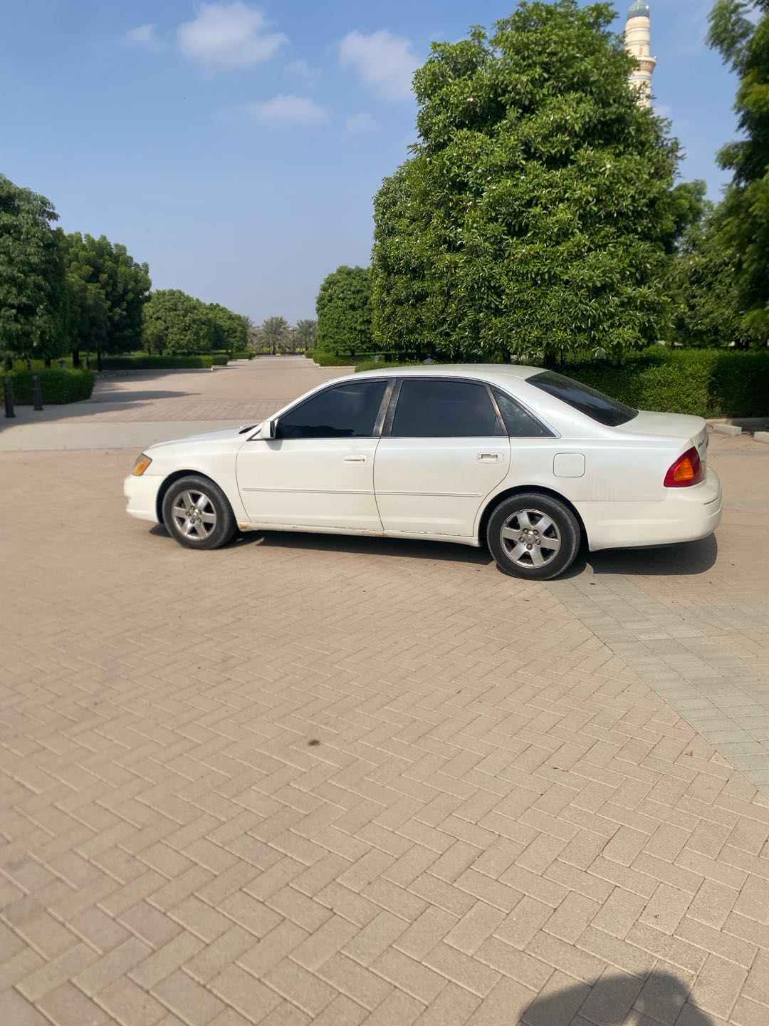 Car Image 2000 TOYOTA AVALON XL