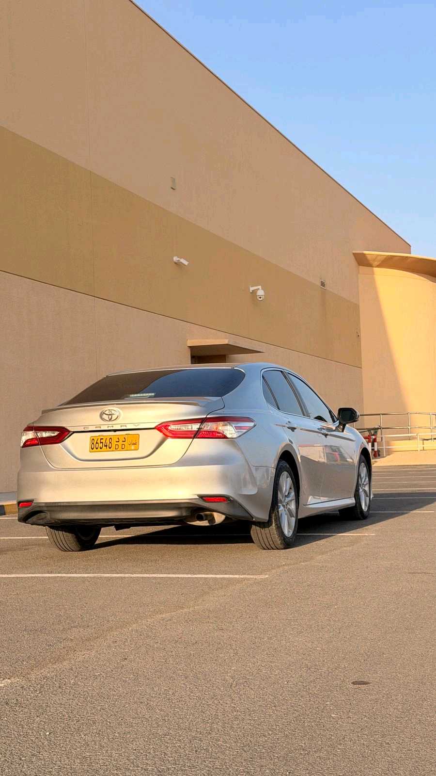 Car Image 2018 TOYOTA CAMRY LE