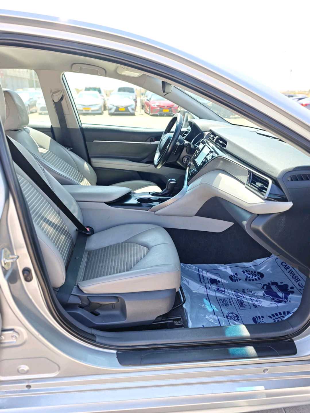 Car Image 2019 TOYOTA CAMRY SE