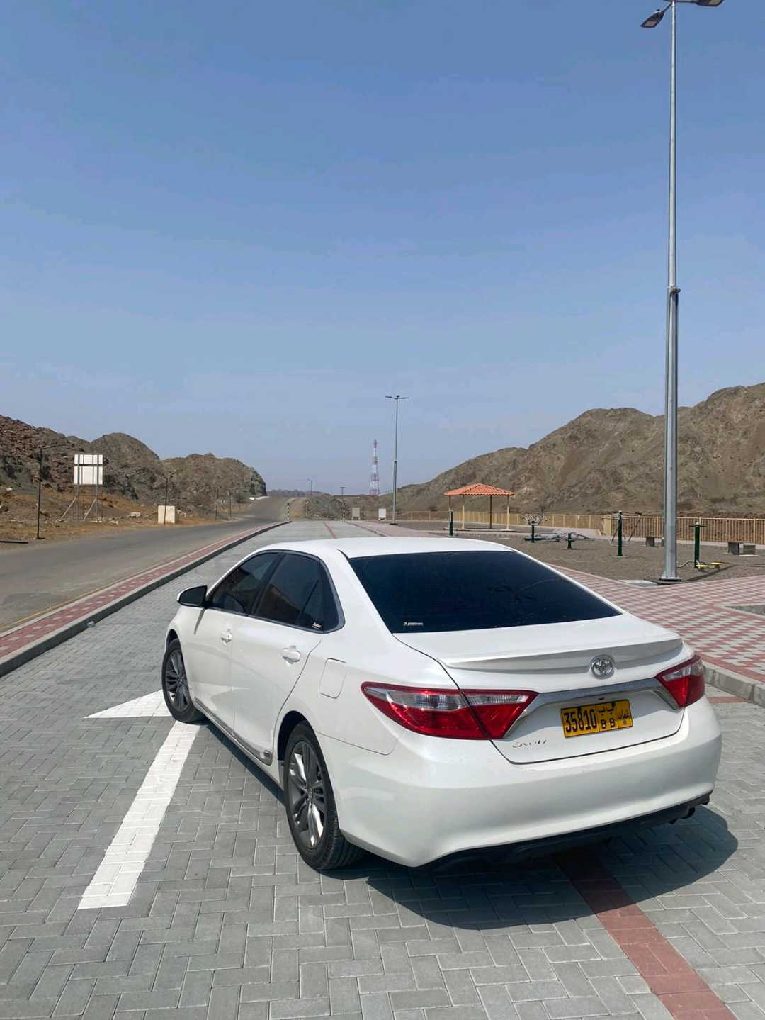 Car Image 2017 TOYOTA CAMRY SE