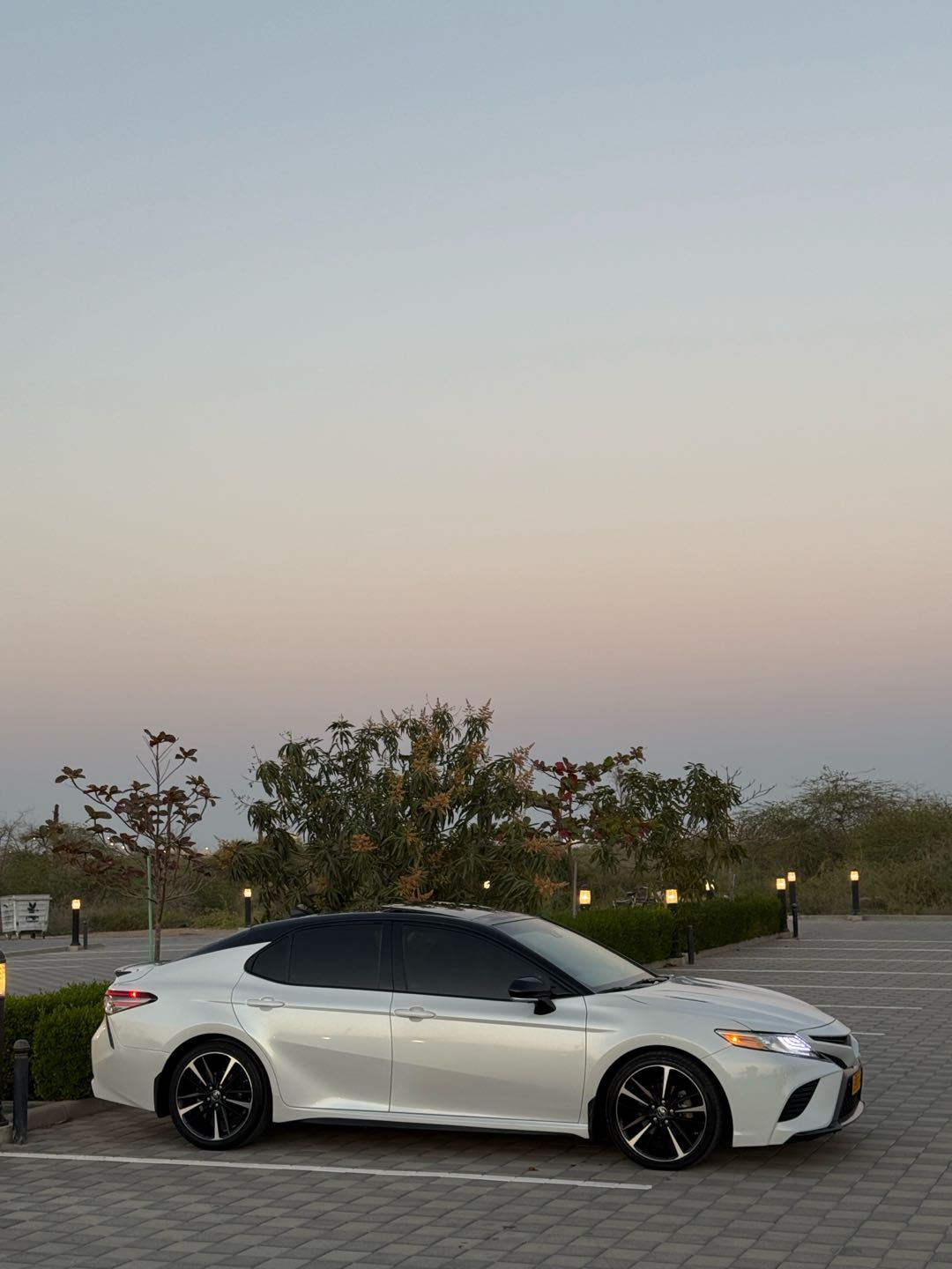 Car Image 2018 TOYOTA CAMRY XSE