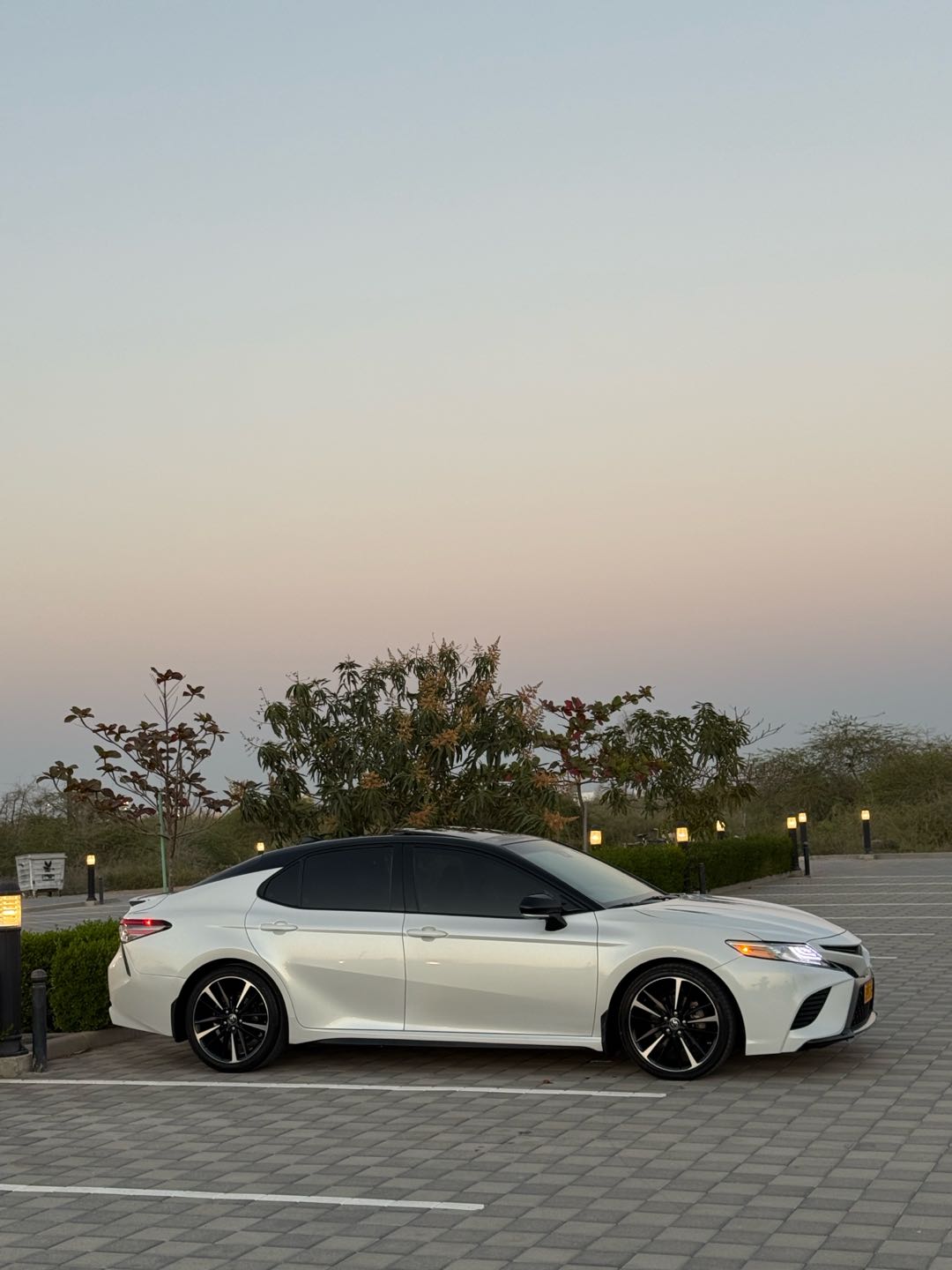 Car Image 2018 TOYOTA CAMRY XSE