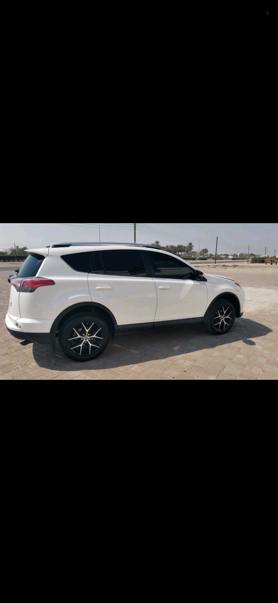 Car Image 2018 TOYOTA RAV4 SE