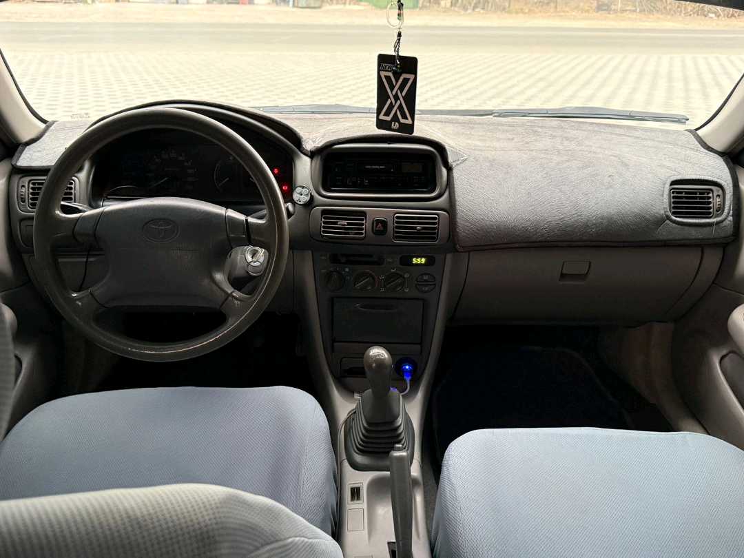 Car Image 1998 TOYOTA COROLLA XLI