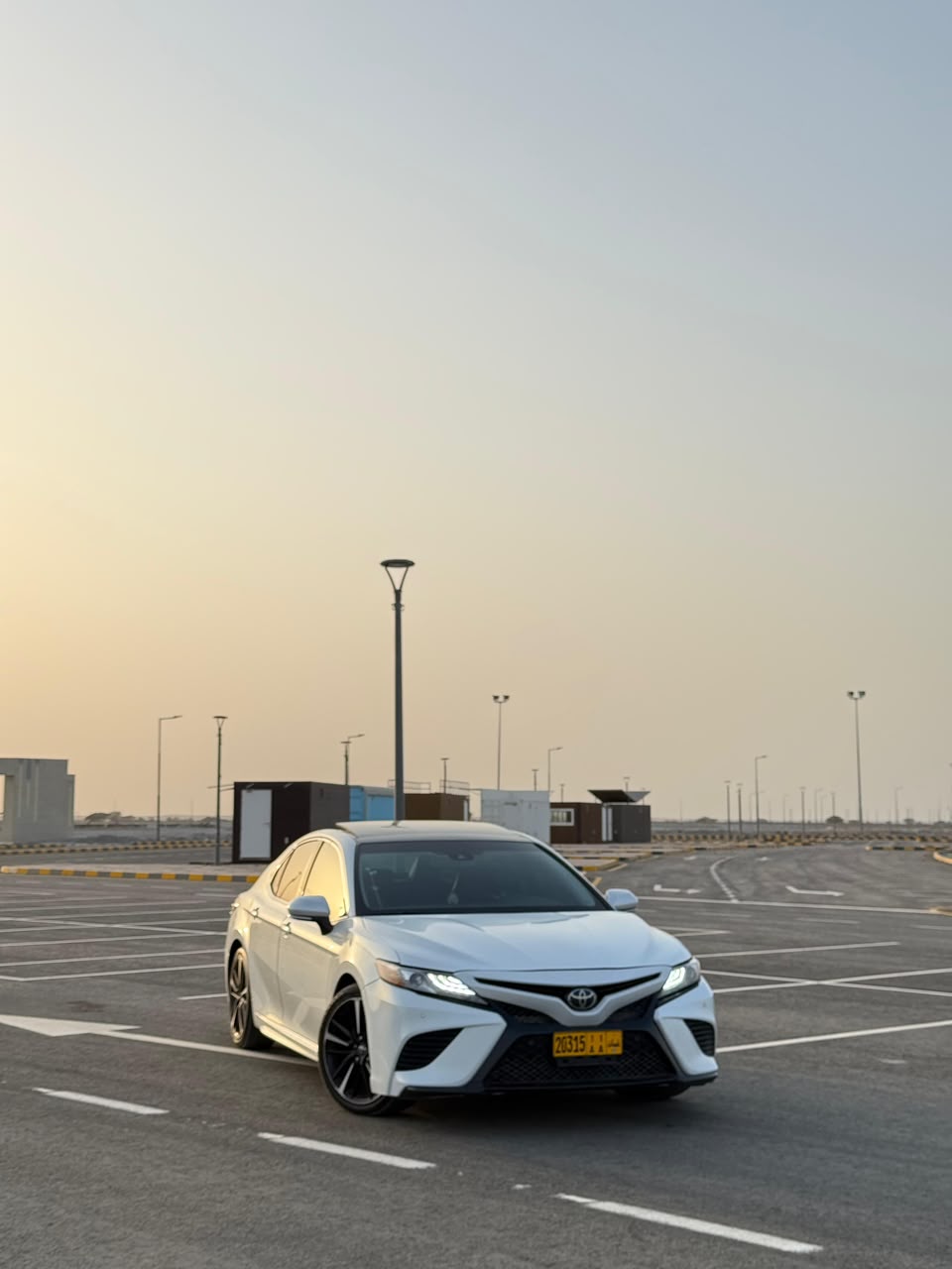 Car Image 2018 TOYOTA CAMRY XSE