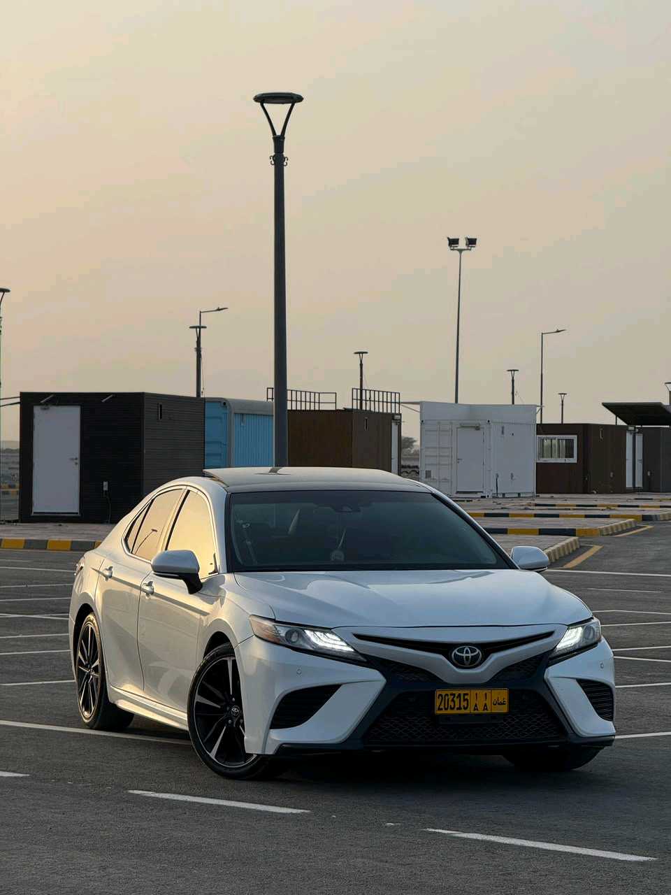 Car Image 2018 TOYOTA CAMRY XSE