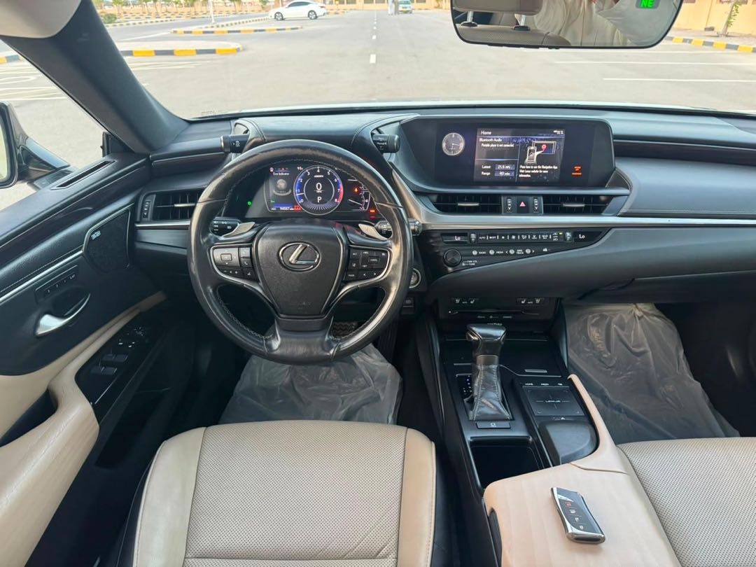 Car Image 2019 LEXUS ES 350