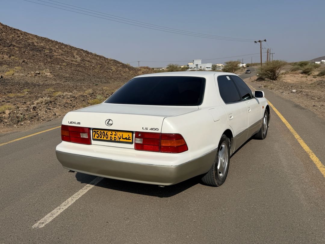 Car Image 1998 LEXUS LS 400