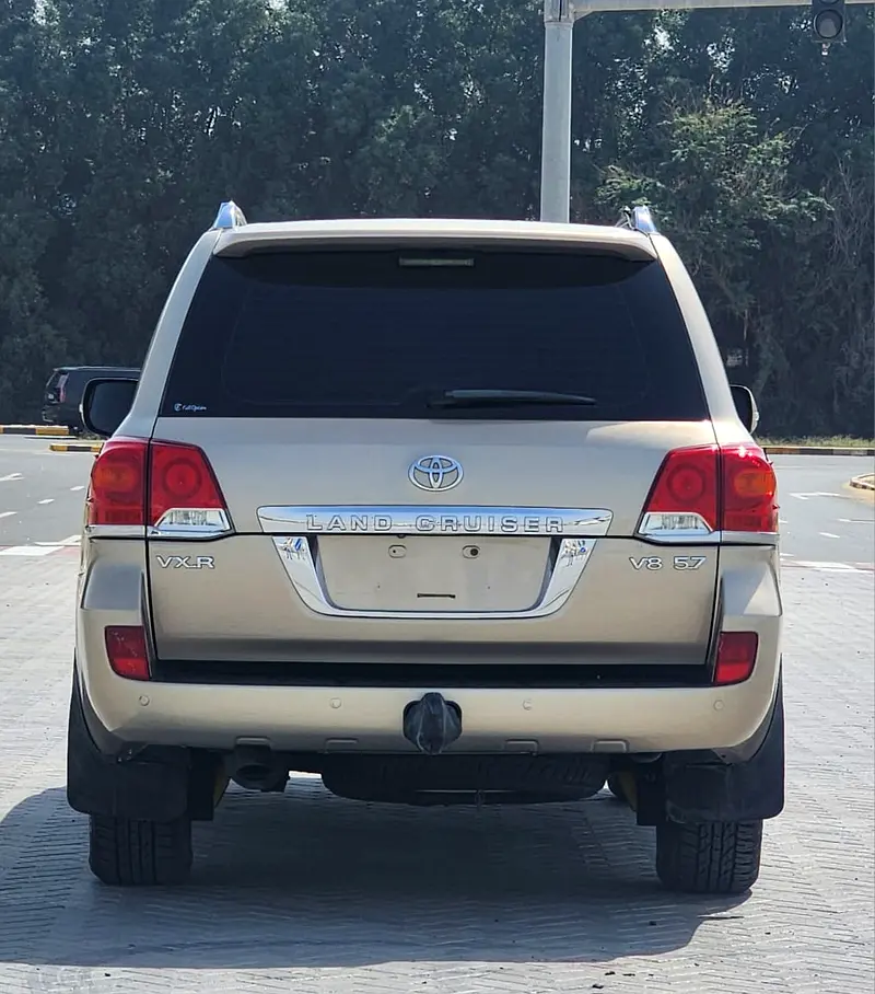Car Image 2015 TOYOTA LAND CRUISER VX.R