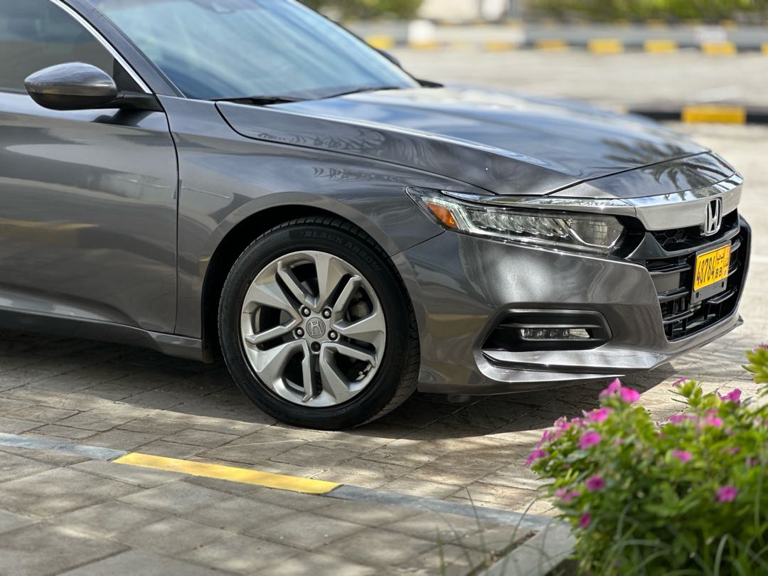 Car Image 2019 HONDA ACCORD LX