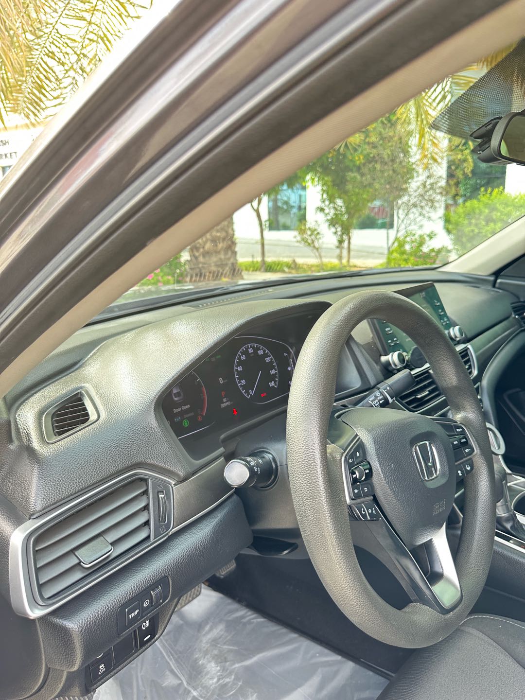 Car Image 2019 HONDA ACCORD LX