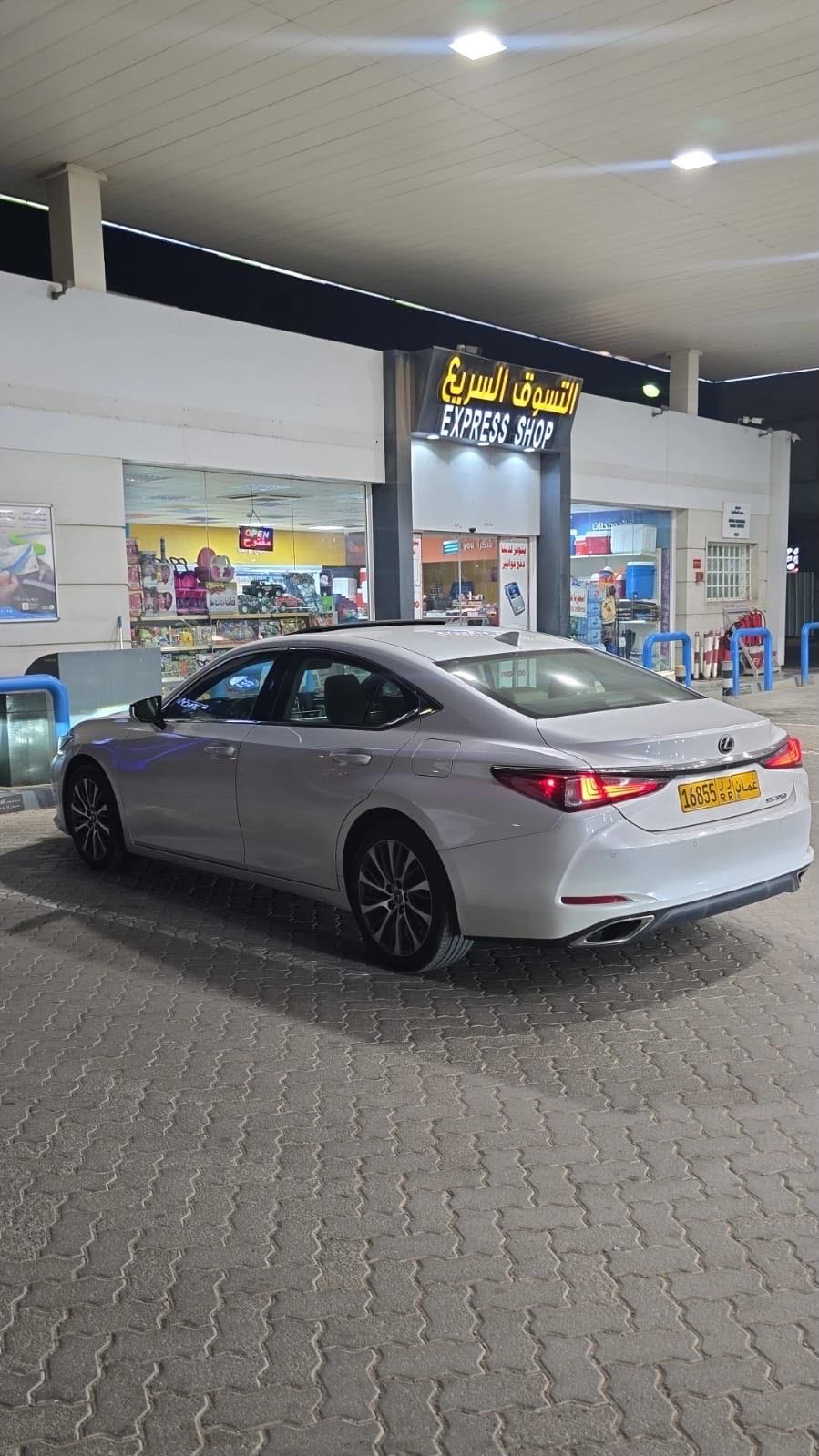 Car Image 2019 LEXUS ES 350