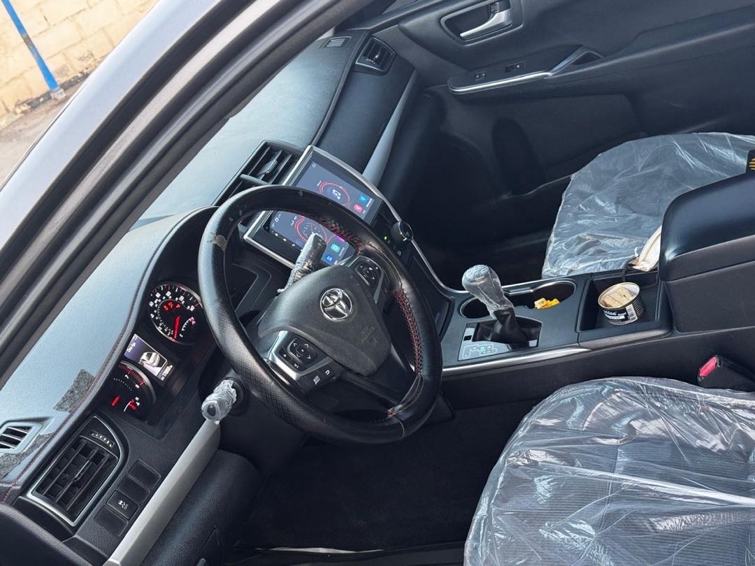 Car Image 2016 TOYOTA CAMRY SE