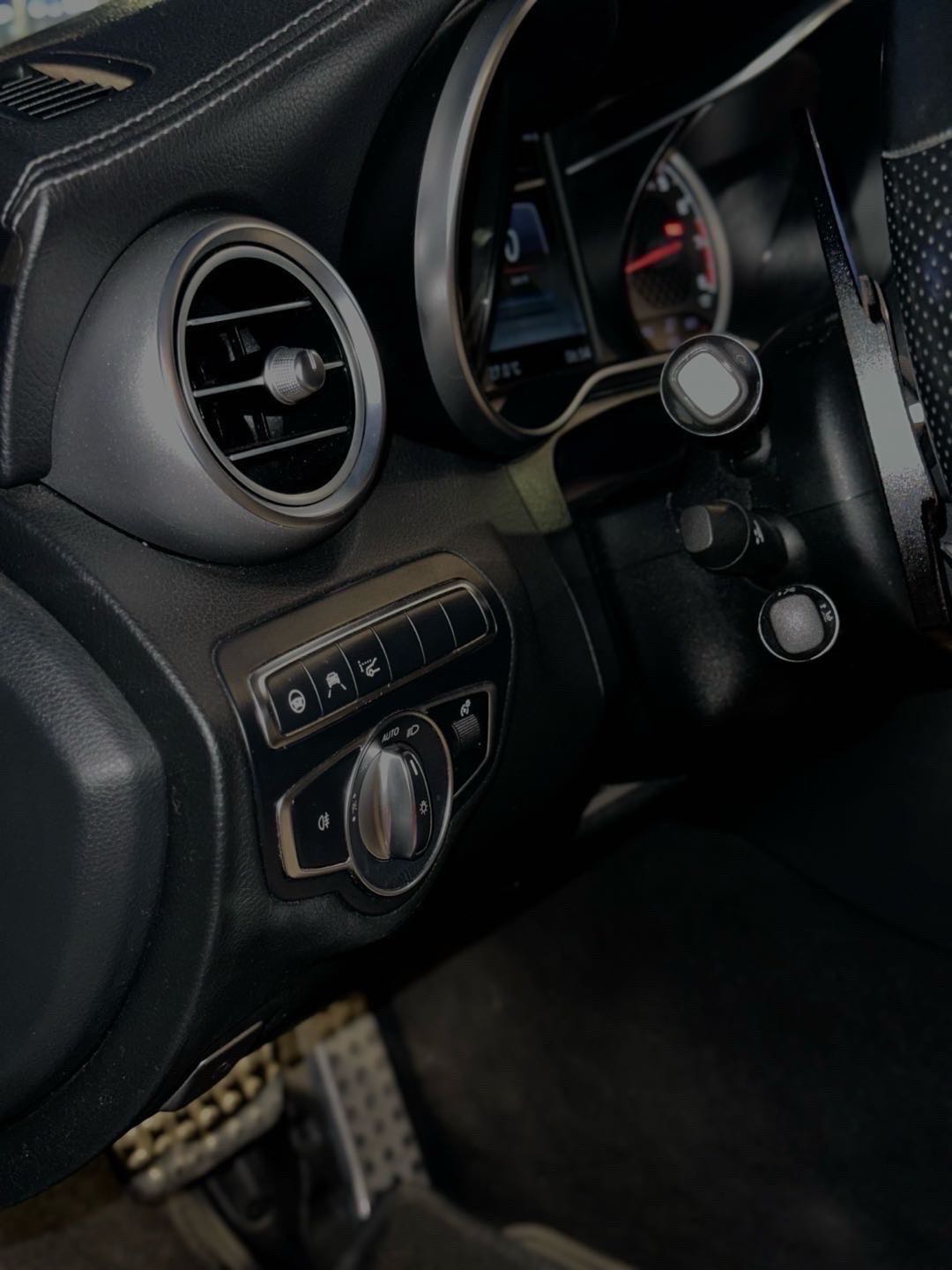 Car Image 2017 MERCEDES C Class 43
