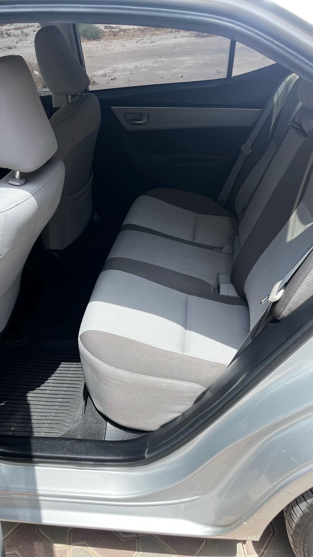 Car Image 2018 TOYOTA COROLLA LE