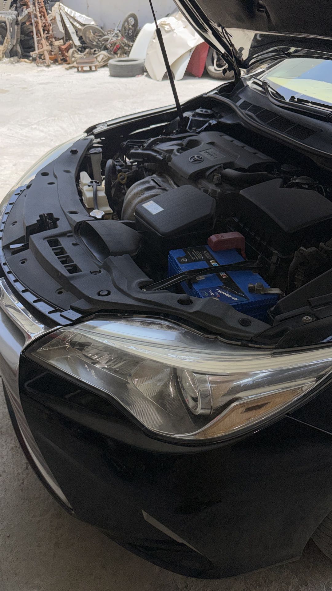 Car Image 2016 TOYOTA CAMRY XLE