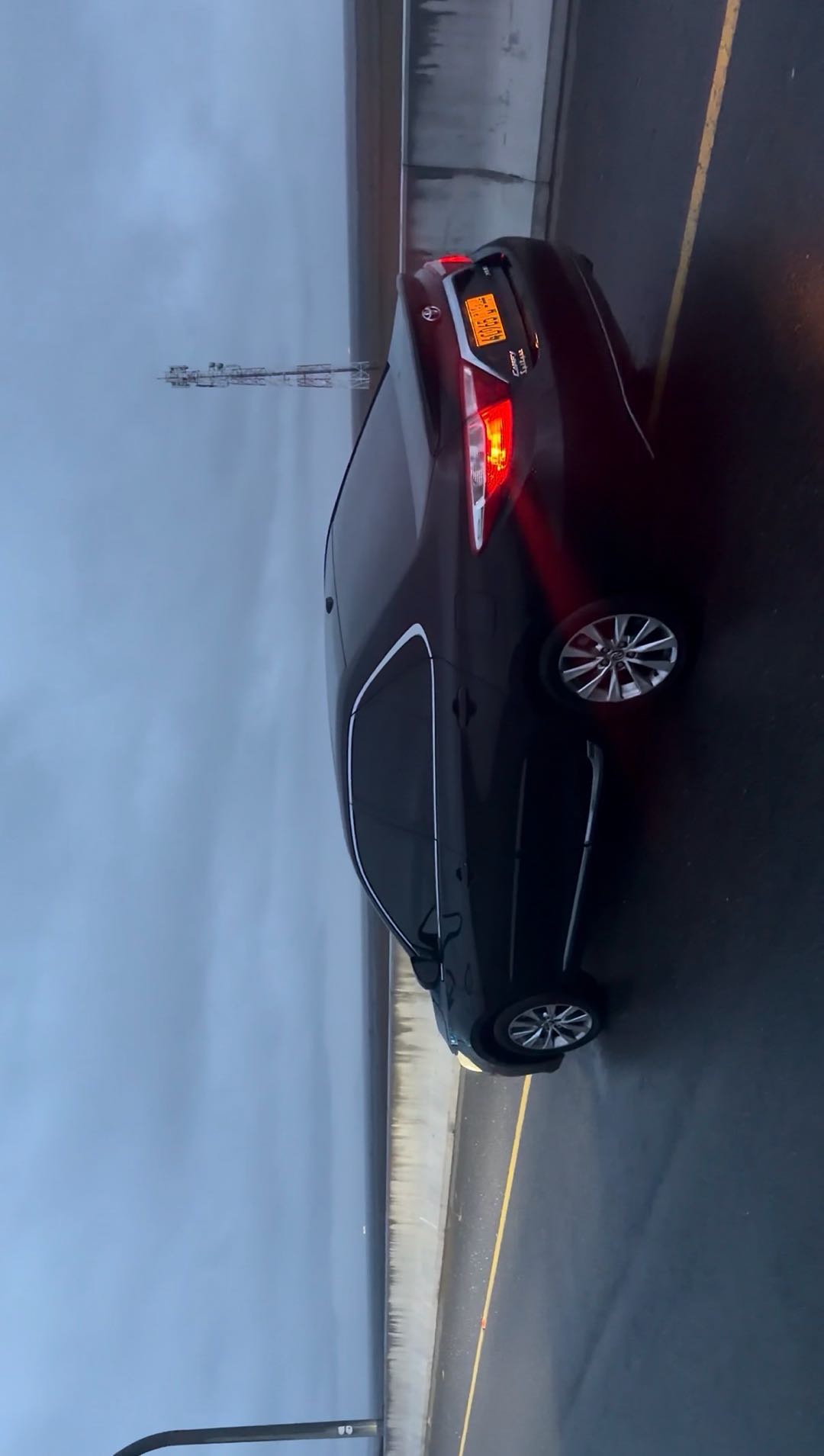 Car Image 2016 TOYOTA CAMRY XLE