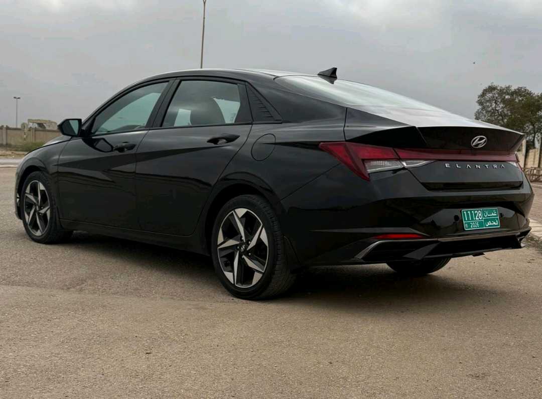 Car Image 2023 HYUNDAI ELANTRA SEL