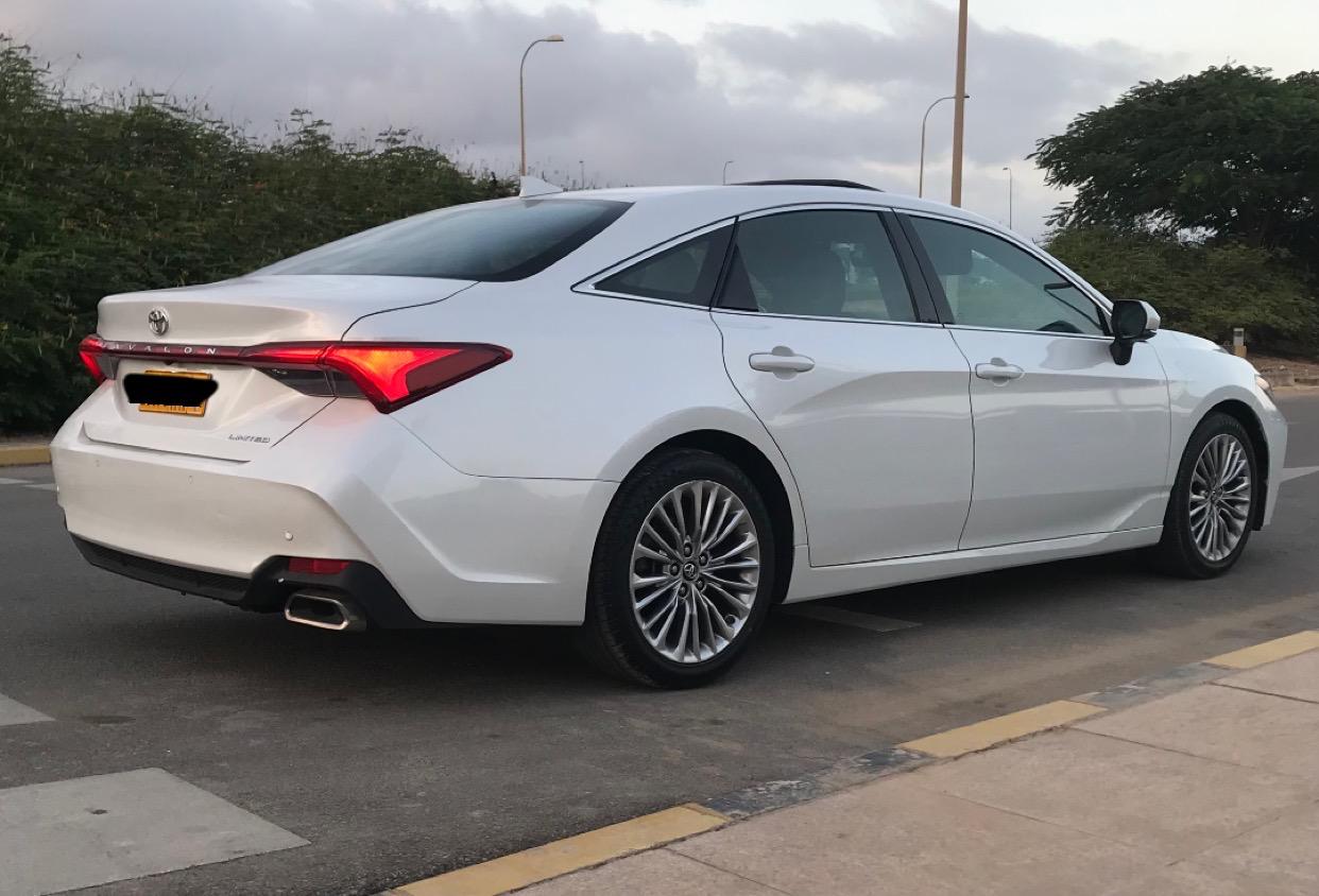 Car Image 2019 TOYOTA AVALON LIMITED