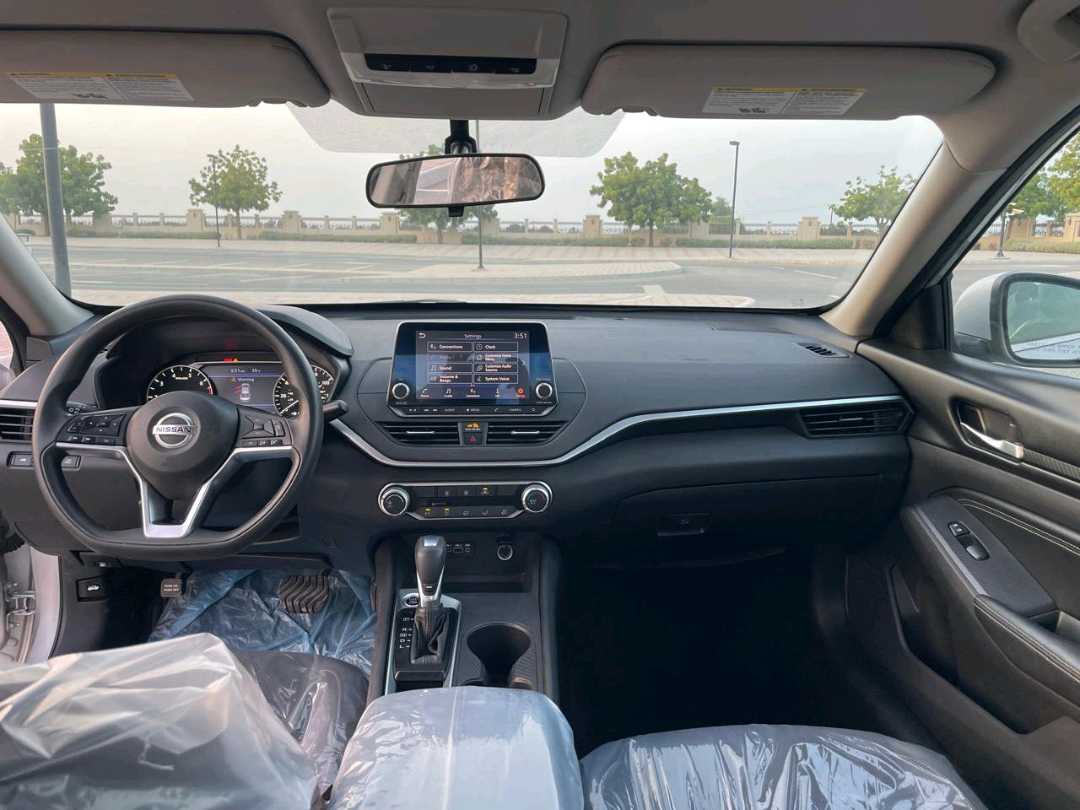 Car Image 2019 NISSAN ALTIMA S