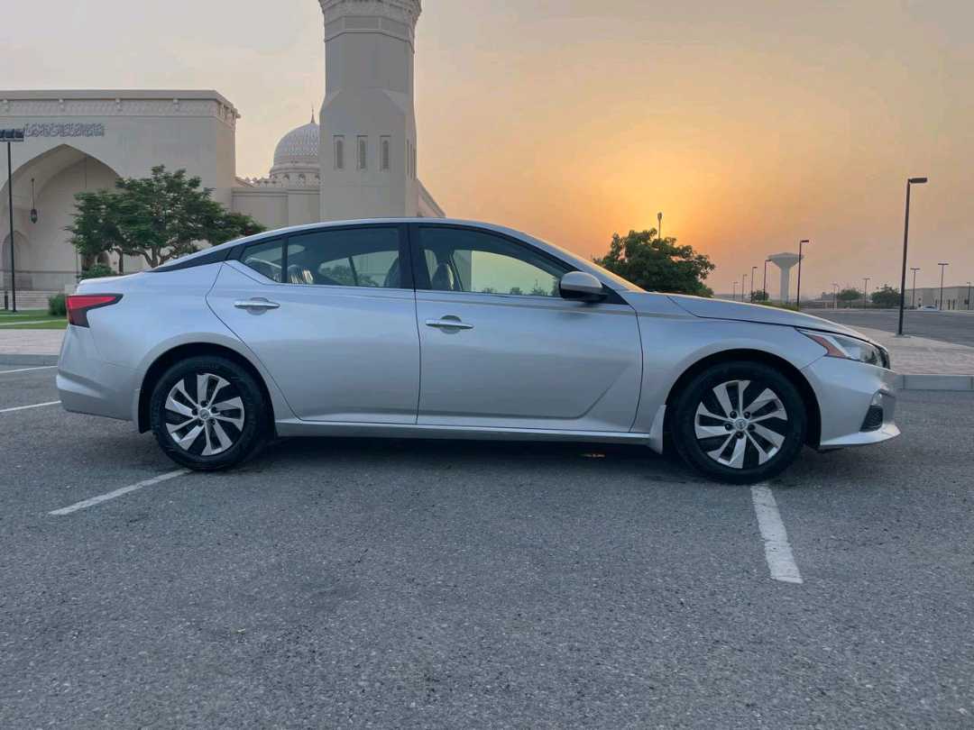 Car Image 2019 NISSAN ALTIMA S