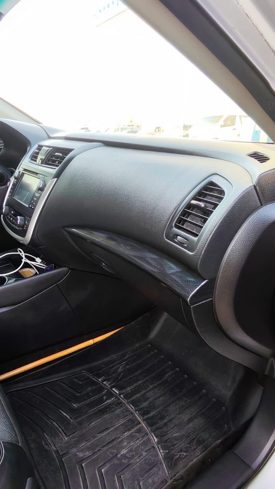 Car Image 2016 NISSAN ALTIMA SL