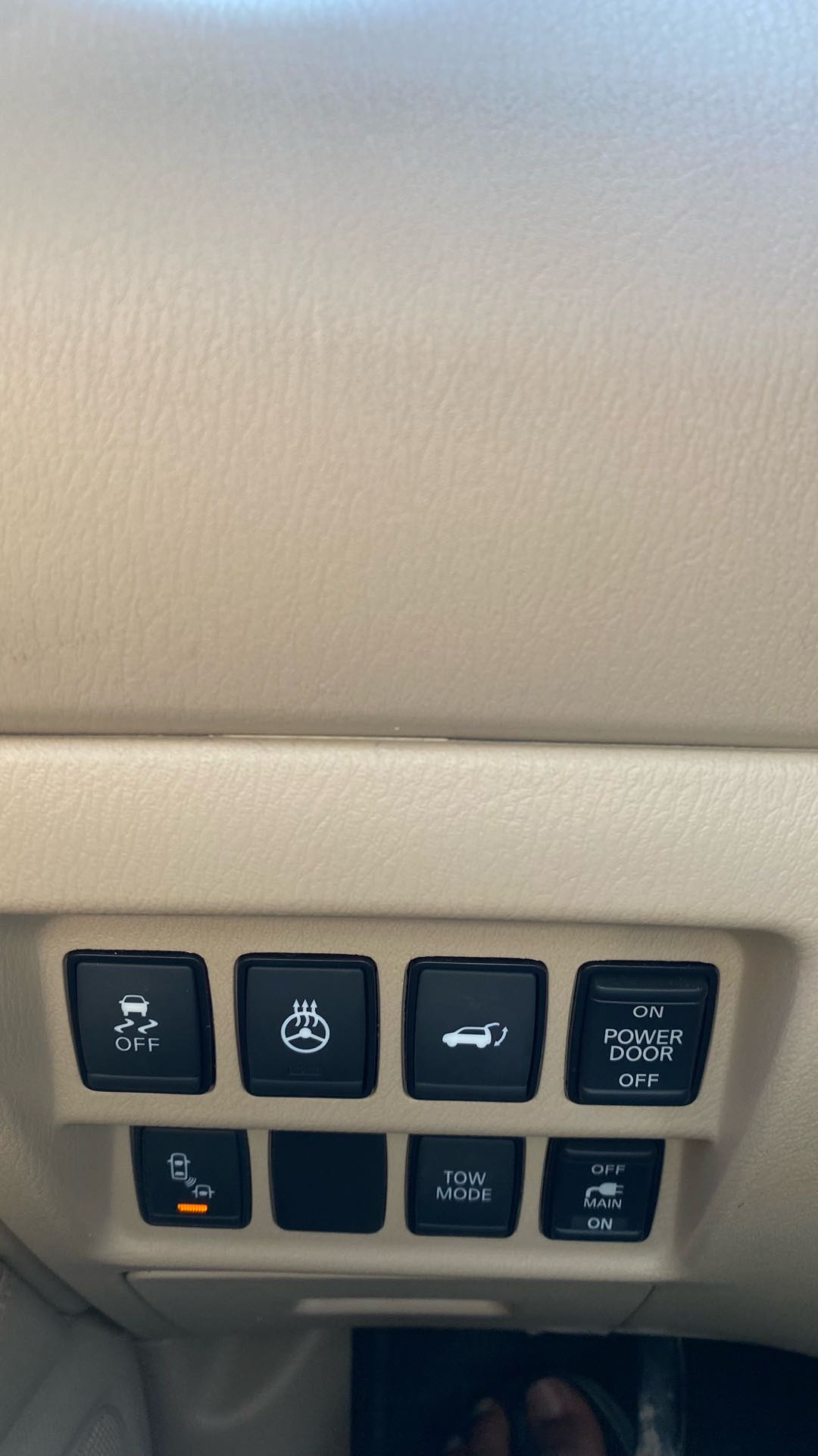 Car Image 2017 NISSAN PATHFINDER SL