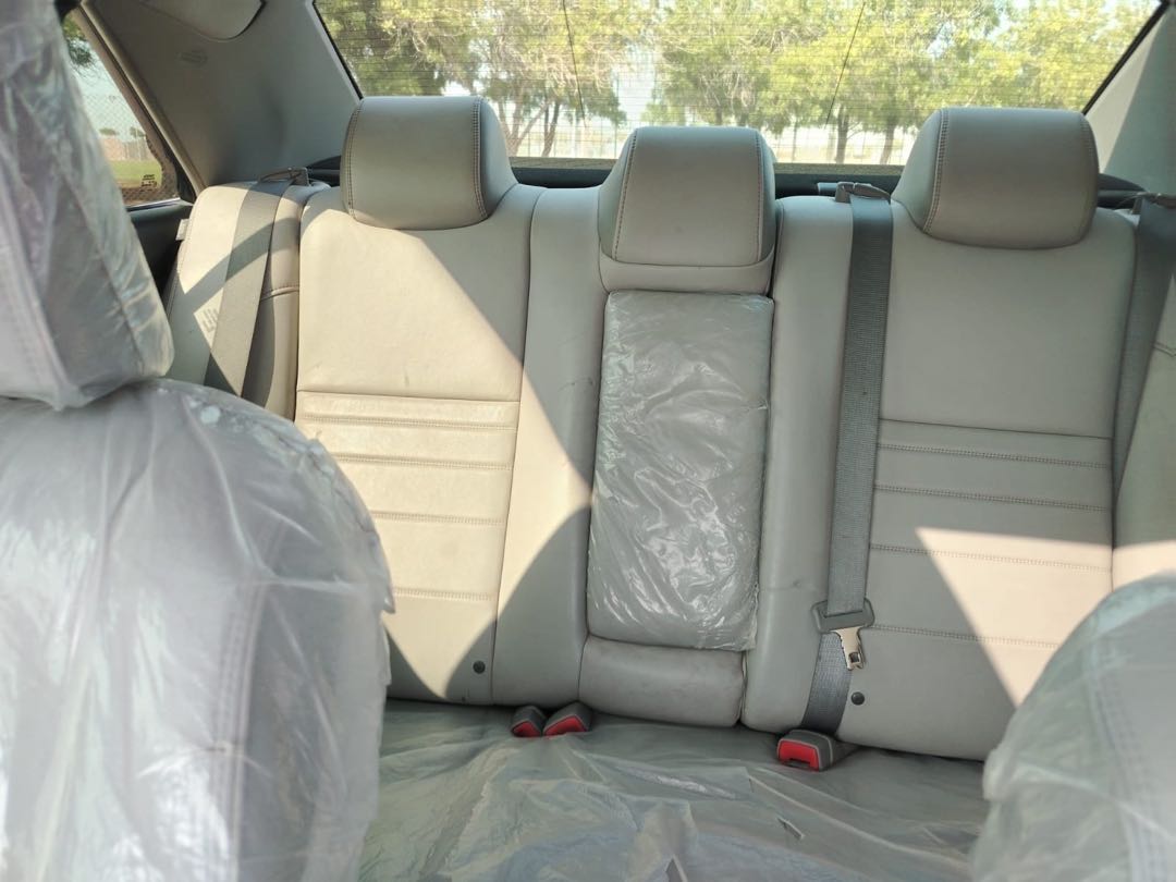 Car Image 2015 TOYOTA CAMRY XLE