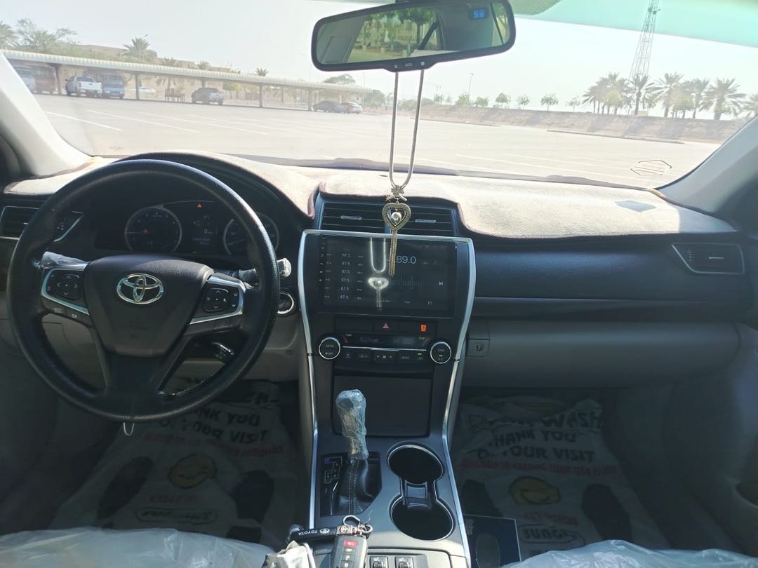 Car Image 2015 TOYOTA CAMRY XLE