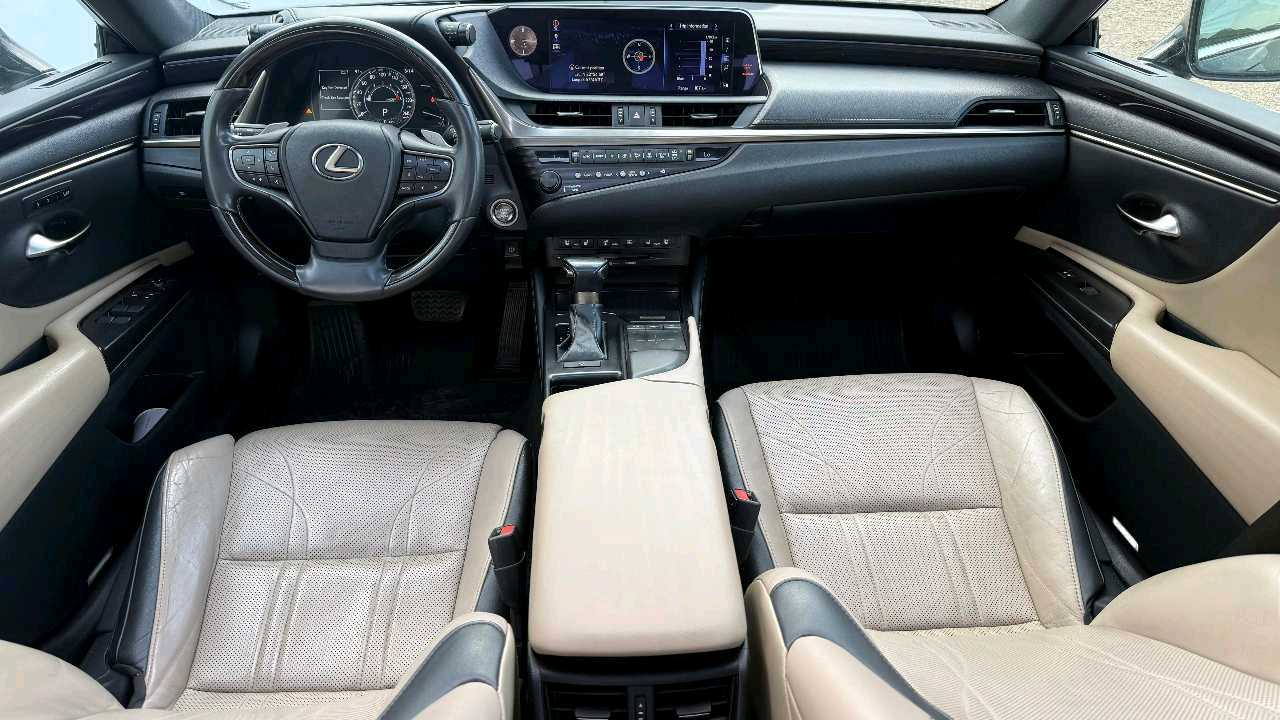 Car Image 2019 LEXUS ES 350
