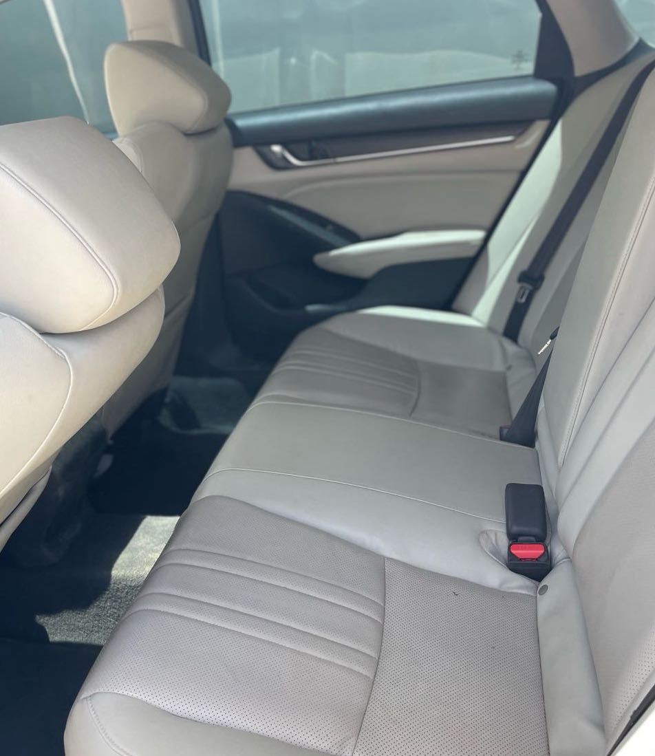 Car Image 2018 HONDA ACCORD TOURING