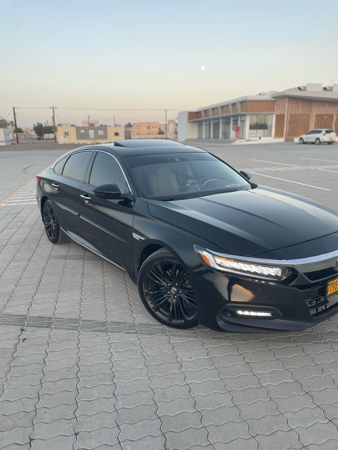 Car Image 2018 HONDA ACCORD TOURING