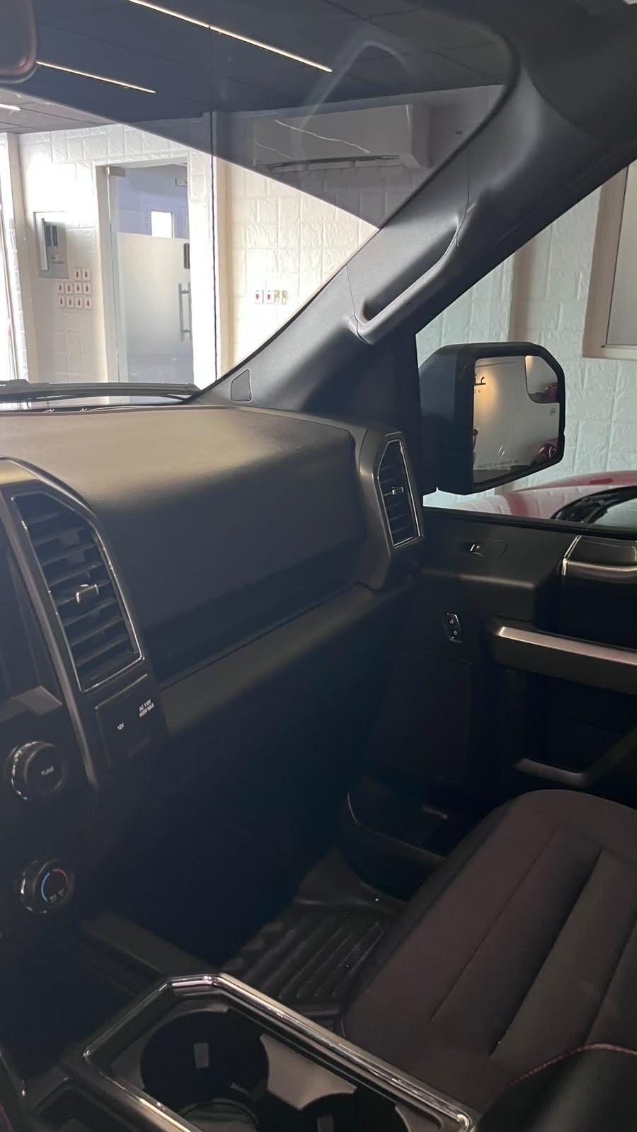 Car Image 2018 FORD F-150 XLT