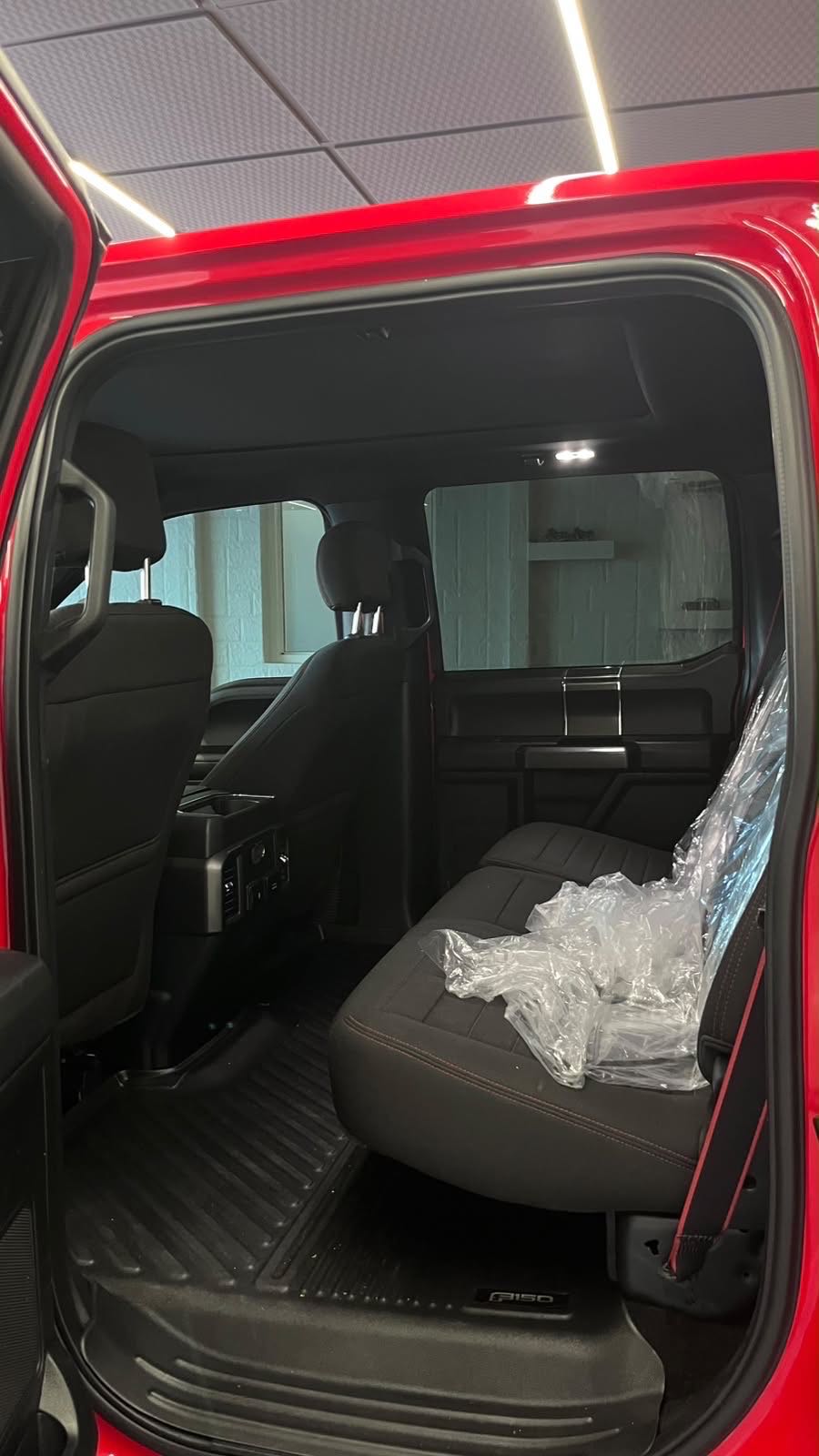 Car Image 2018 FORD F-150 XLT