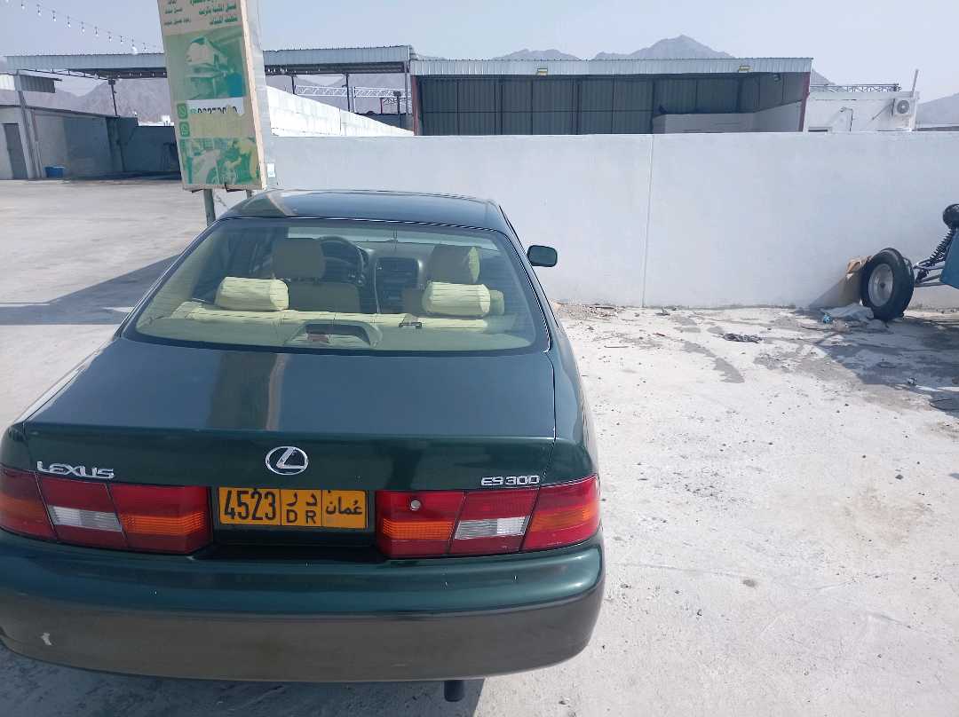 Car Image 1999 LEXUS ES 300