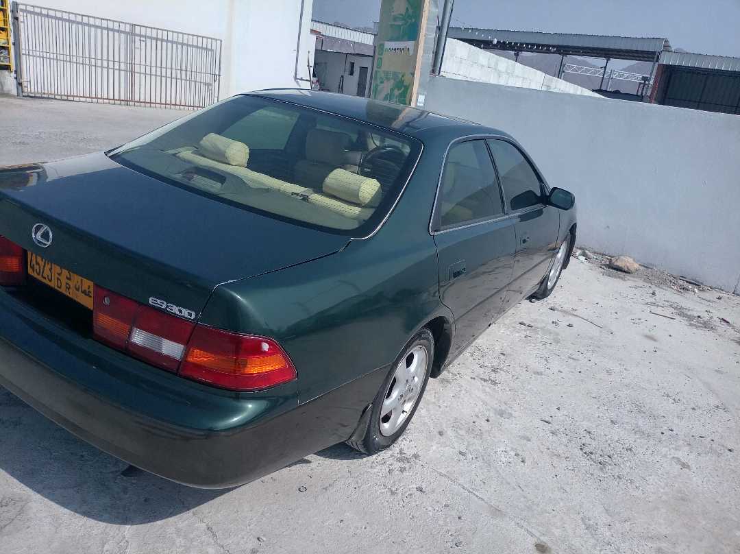 Car Image 1999 LEXUS ES 300