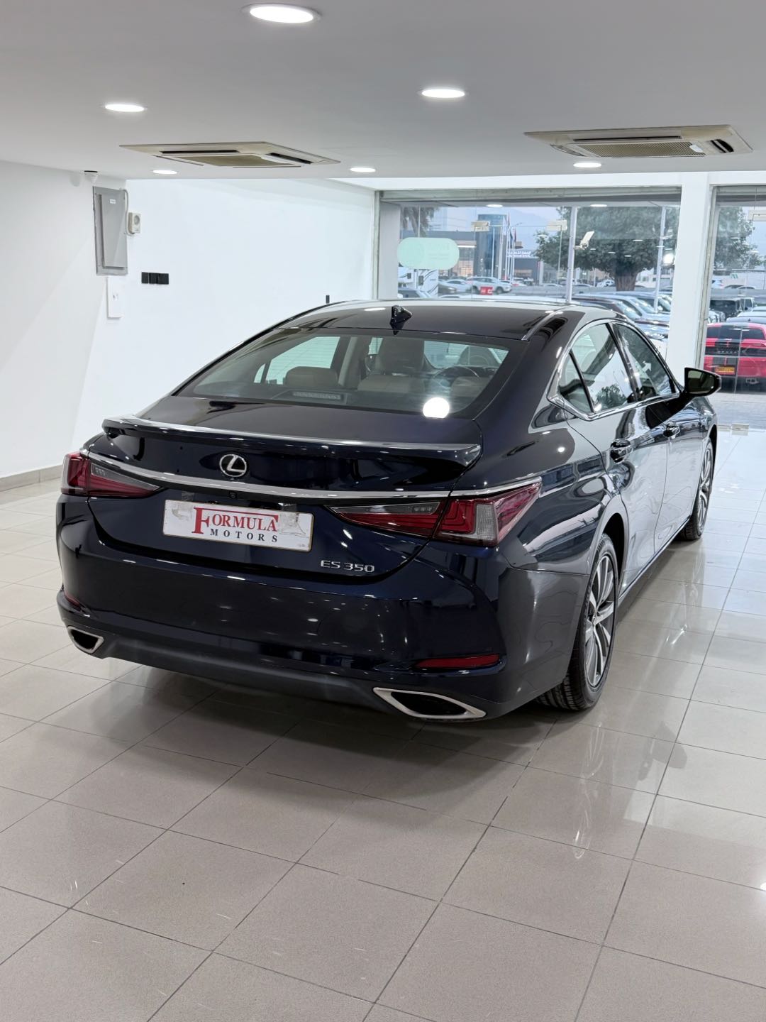 Car Image 2019 LEXUS ES 350