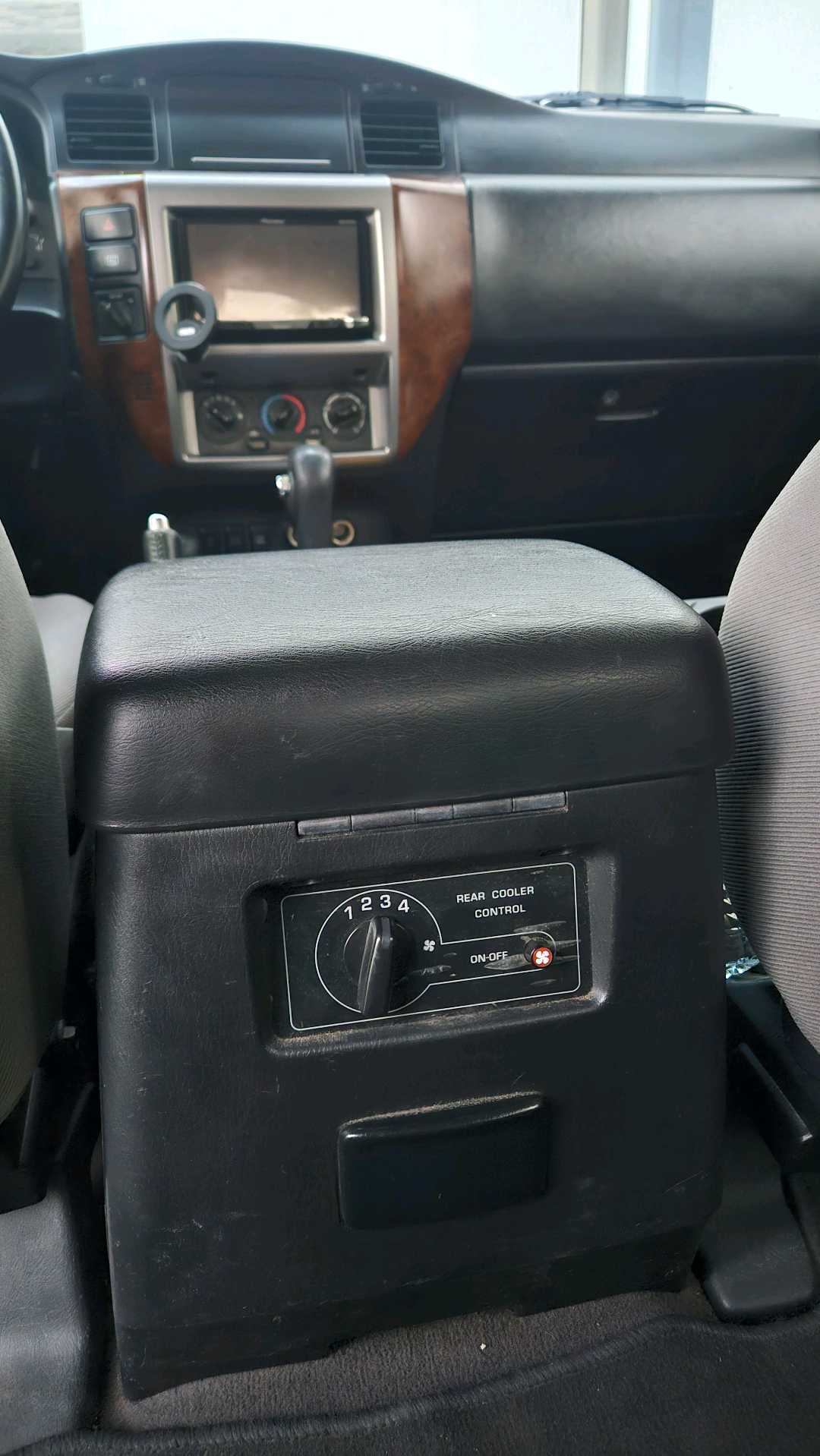Car Image 2016 NISSAN SAFARI 