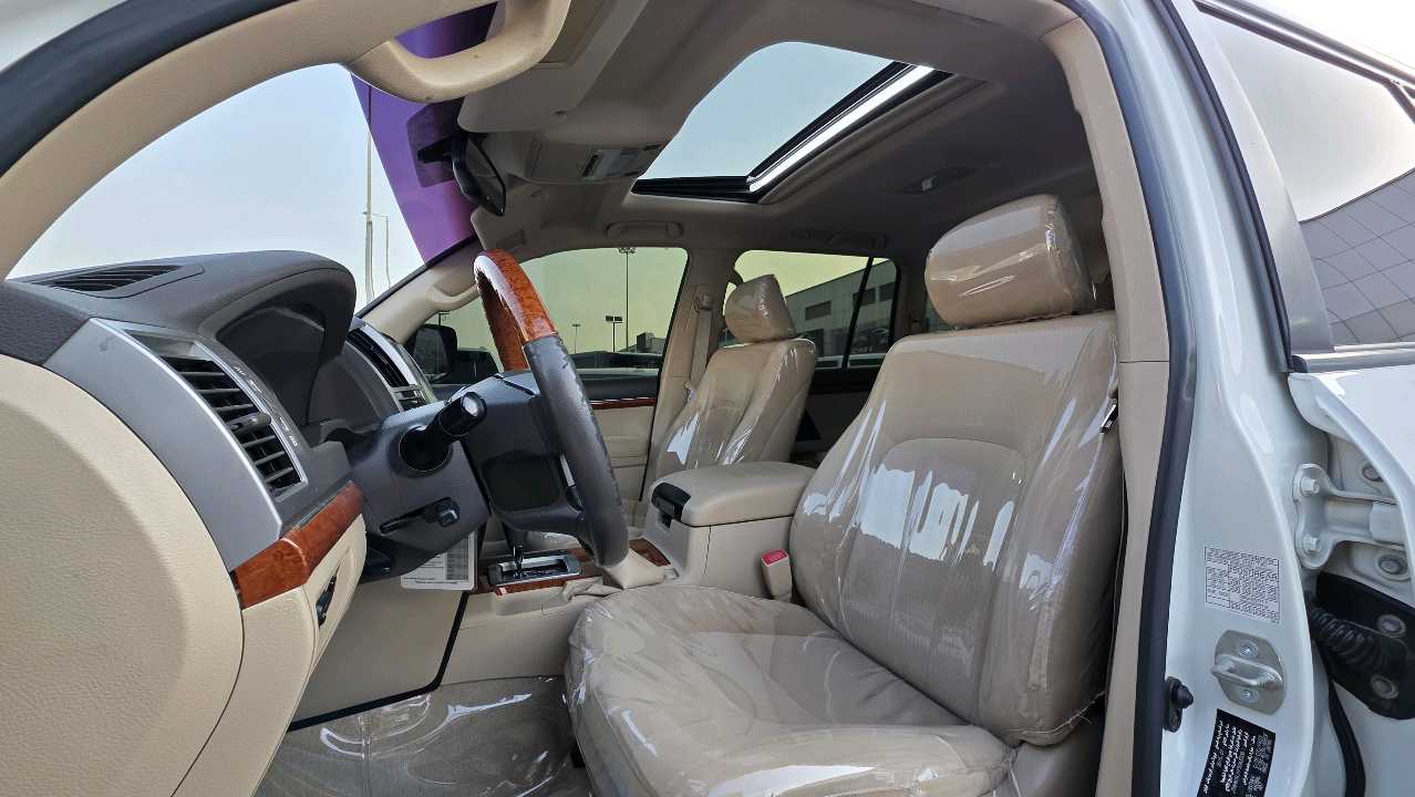 Car Image 2015 TOYOTA LAND CRUISER GX.R