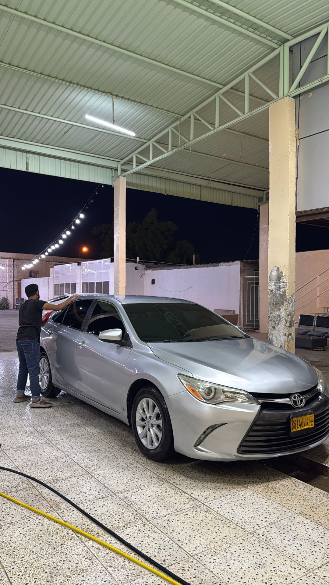 Car Image 2015 TOYOTA CAMRY LE