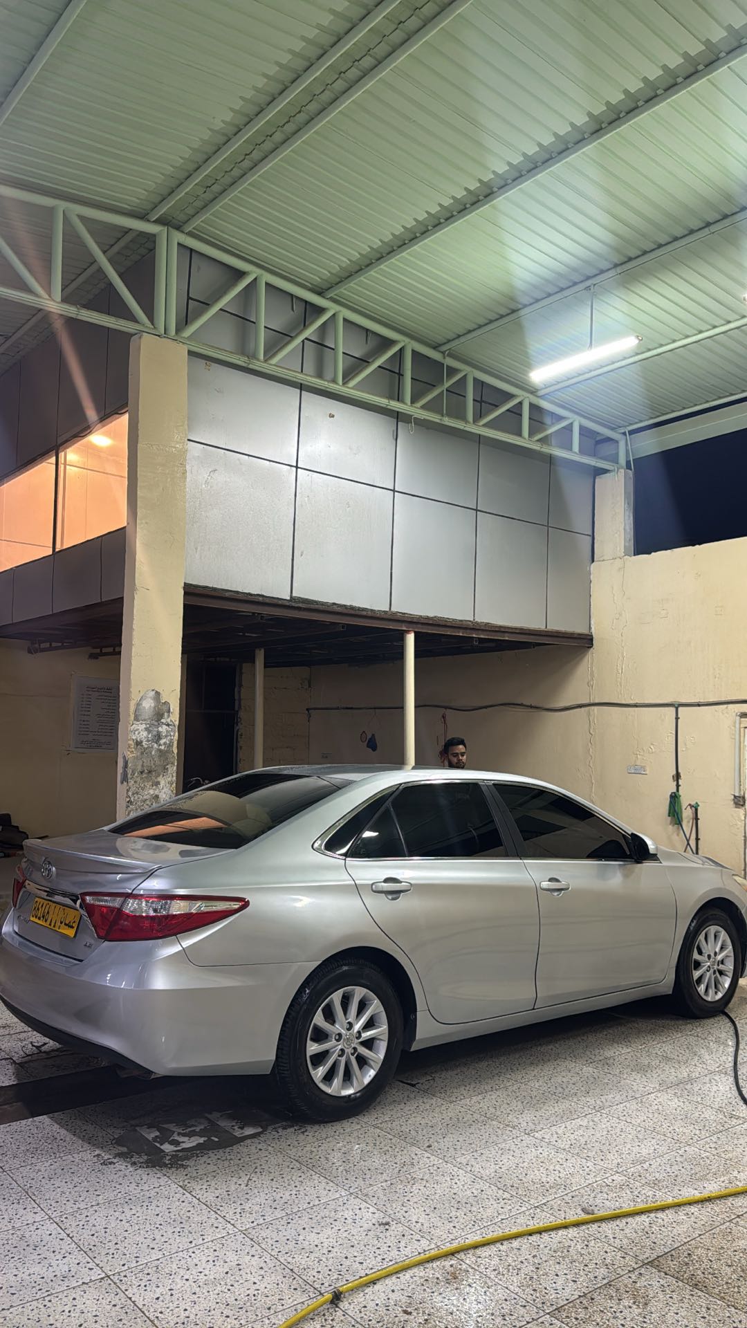 Car Image 2015 TOYOTA CAMRY LE