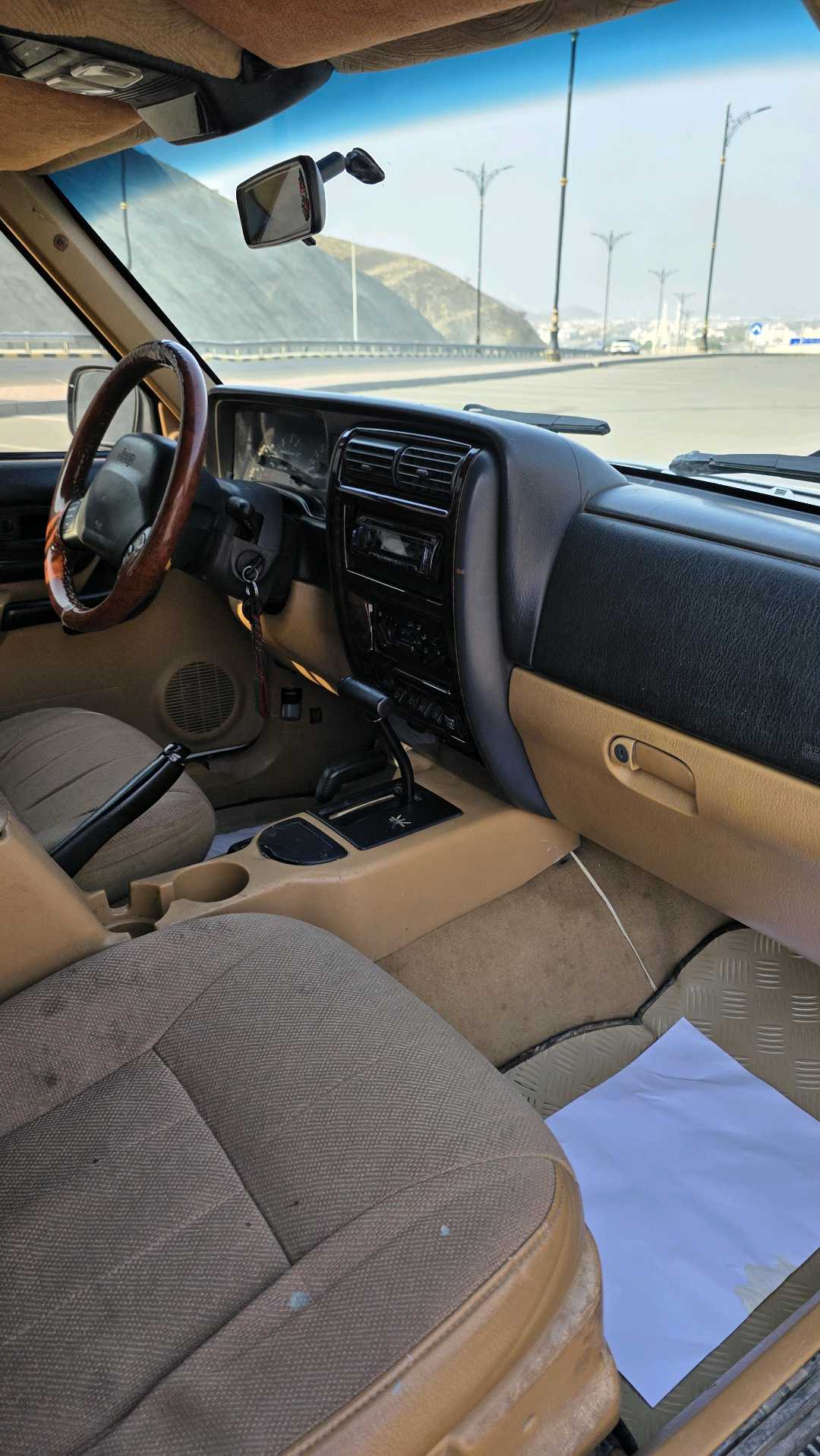 Car Image 1998 JEEP CHEROKEE 