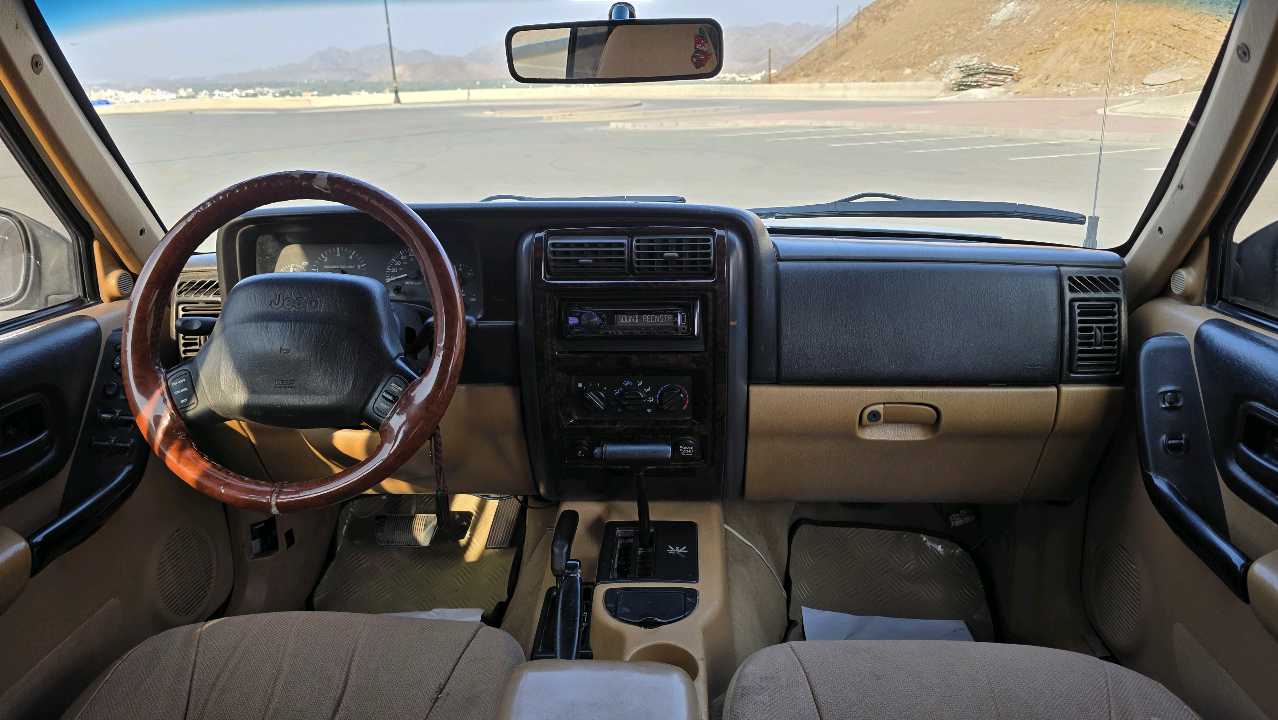 Car Image 1998 JEEP CHEROKEE 