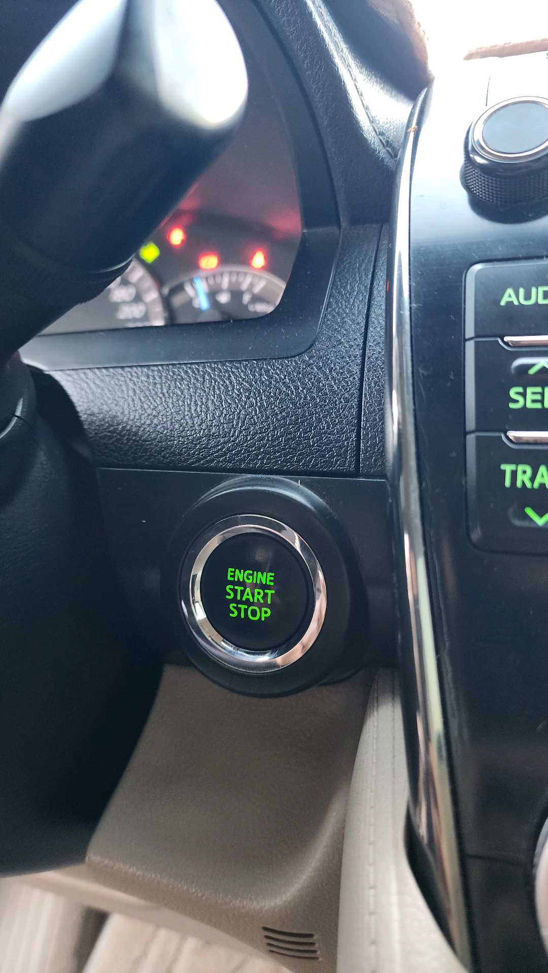 Car Image 2015 TOYOTA CAMRY GLX
