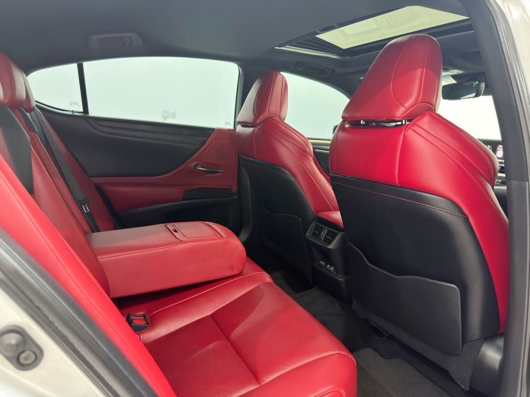 Car Image 2019 LEXUS ES F-sport