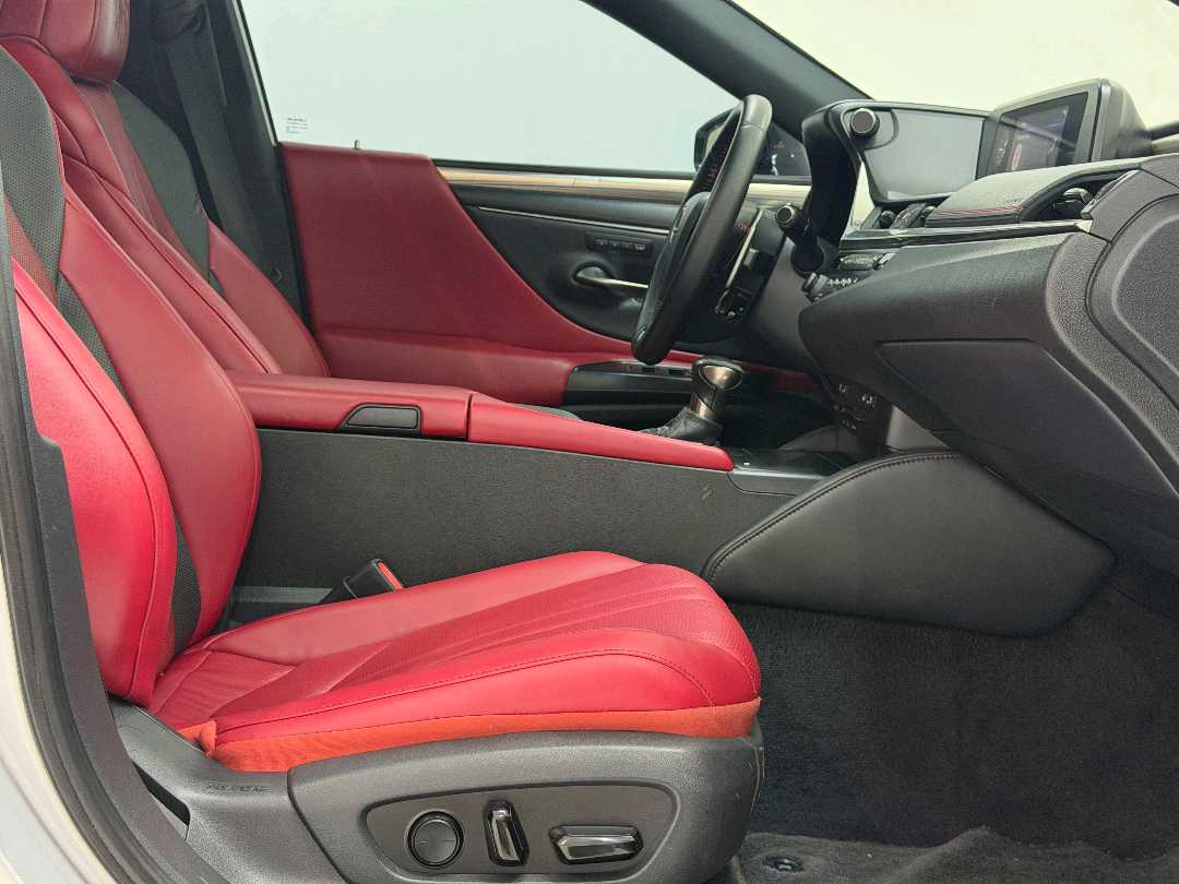 Car Image 2019 LEXUS ES F350