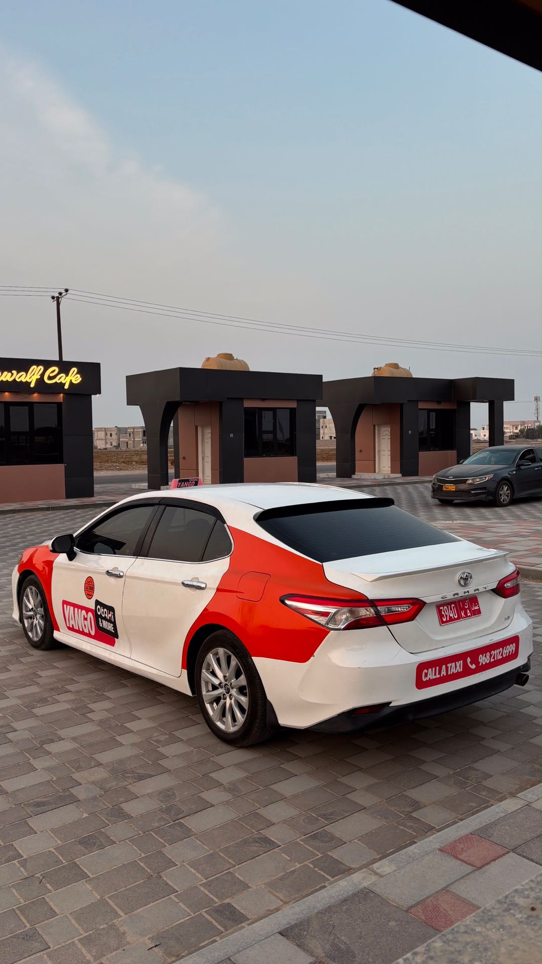 Car Image 2018 TOYOTA CAMRY LE