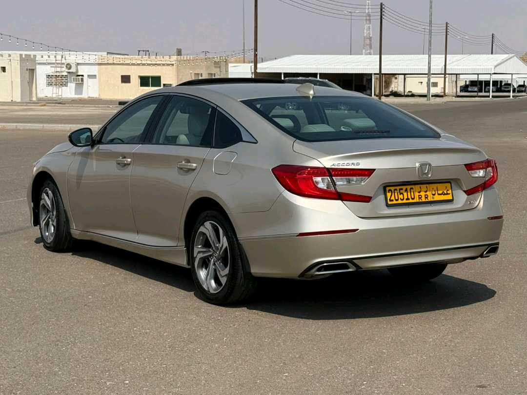 Car Image 2018 HONDA ACCORD EXL