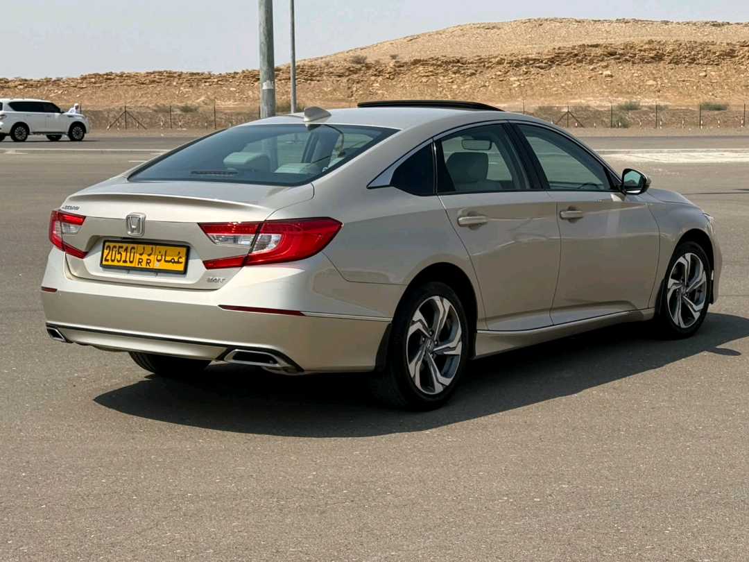 Car Image 2018 HONDA ACCORD EXL